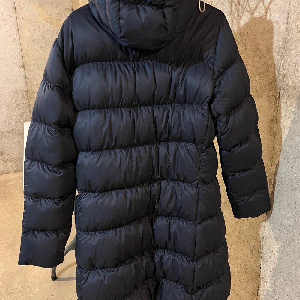 Patagonia Women's Navy Puffer Jacket - Picture 3 of 15